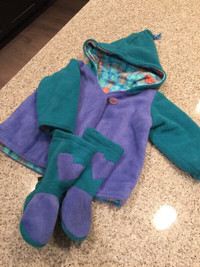 Adorable fleece jacket & booties set (NEW), 12-24 months 