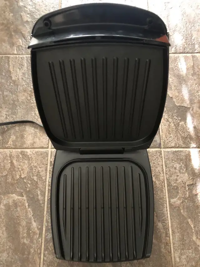 George Foreman Indoor Grill – Healthy & Versatile! in Microwaves & Cookers in Oakville / Halton Region - Image 3