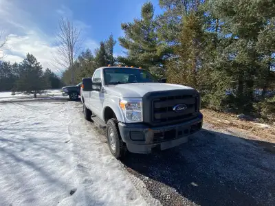 2014 Ford F350, 86000km, 4x4, clean with safty