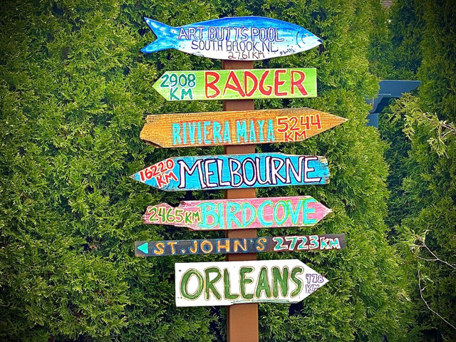 Custom made direction signs from Backyard Signs in Outdoor Décor in Oakville / Halton Region