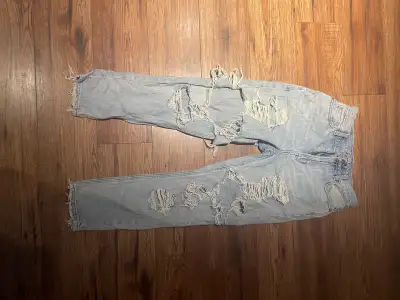 American Eagle ripped jeans size 0, View more