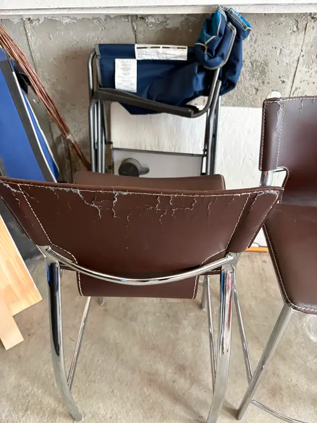 Brown Leather Bar Stools – $25 Each (6 Available, Project) in Chairs & Recliners in Oshawa / Durham Region - Image 9