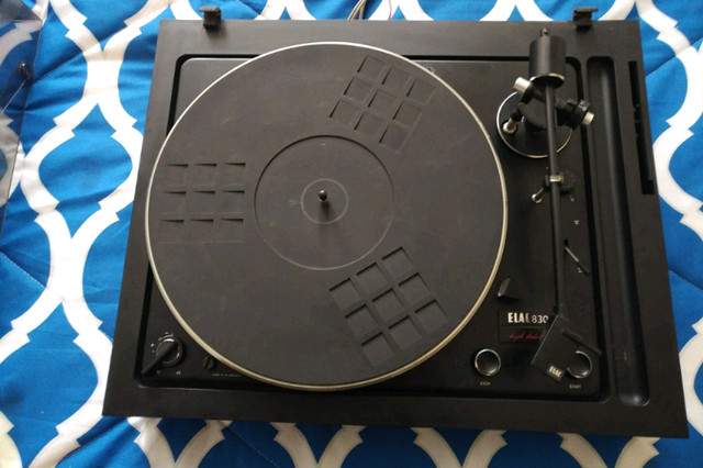 Elac 830 Auto Turntable  parts or repair in Other in City of Toronto
