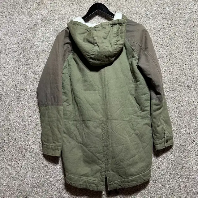 RVCA Men's Hooded Parka Coat with Sherpa Lining in Men's in Calgary - Image 3