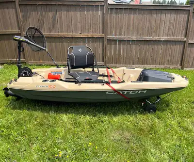 - pelican catch PWR 100 pre wired with minn kota traxxis 55 and Dakota lithium 12V54ah battery. Plen...