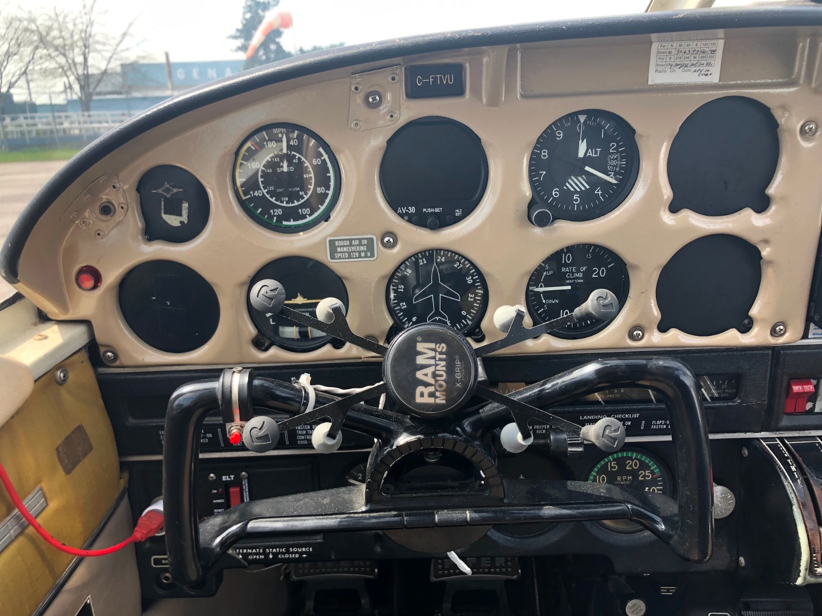 1971 Piper PA28-140 Cherokee, photo 4