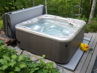 LOOKING TO BUY HOT TUB