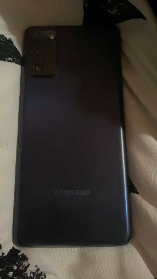 Samsung S20 FE 5G dans Appareils électroniques  à Edmundston - Image 3