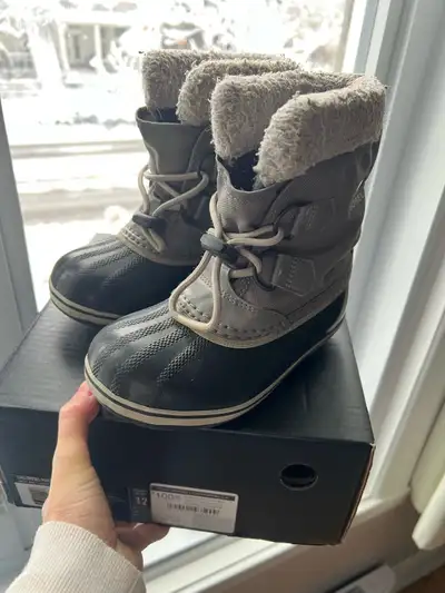 winter boots / bottes d’hiver enfant 4-6, View more