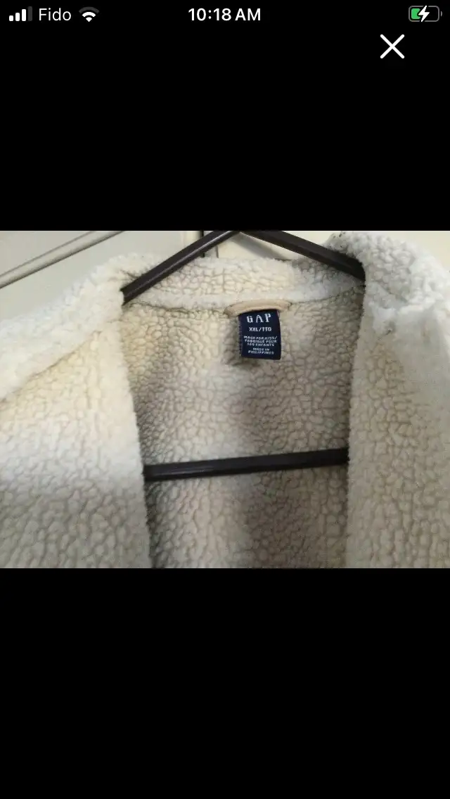 GAP WOMEN WINTER COAT SIZE XS  in Women's - Tops & Outerwear in City of Montréal - Image 4