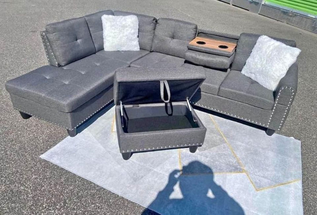 Never Used!!! Sectional Sofa With Ottoman. in Couches & Futons in Markham / York Region - Image 2