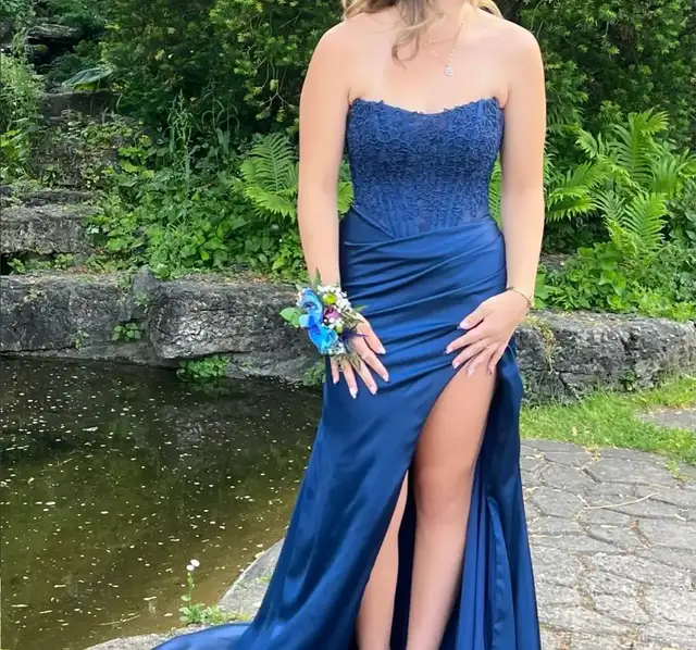Beautiful Blue Mermaid Dress in Women's - Dresses & Skirts in Kitchener / Waterloo - Image 3