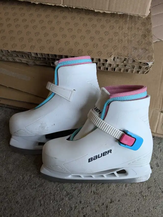 Bauer Skates Child Size 12/13 in Skates & Blades in City of Toronto - Image 2