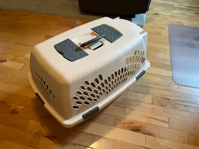 Cage de transport pour chien - Pet Taxi par Petmate, View more