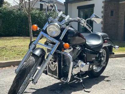 Honda Shadow Spirit 750 2009. moto d'occasion en bon état général et a été bien entretenue. -Vient a...