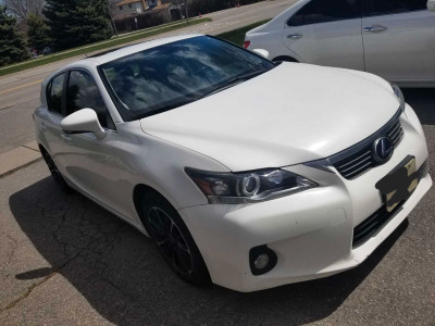 Lexus CT200h