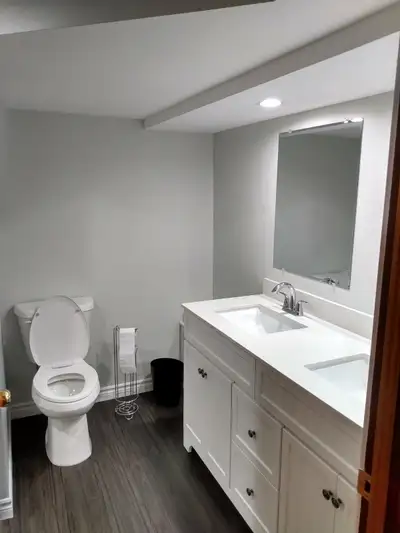 APARTMENT FOR RENT IN GRIMSBY BRIGHT,SPACIOUS 1 BEDROOM APARTMENT FULL BATHROOM, ALL UTILITIES INCLU...