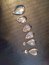 HANGING CRYSTALS BEAD FOR CHANDELIER.  1$ EACH . 50+ AVAILABLE