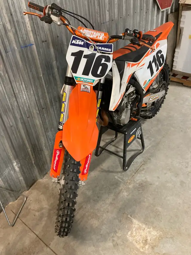 2017 KTM 450SXF in Dirt Bikes & Motocross in London - Image 4