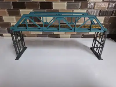 Plastic model. 1:87 scale 9 inch long 7.5 cm height clearance Please see my other trains ads
