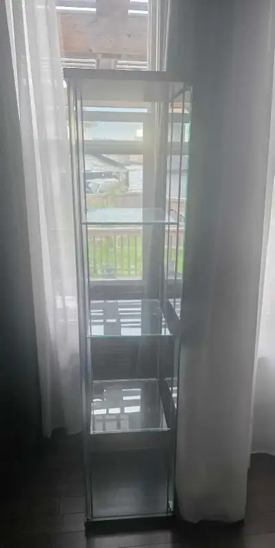 Free glass cabinet Pickup