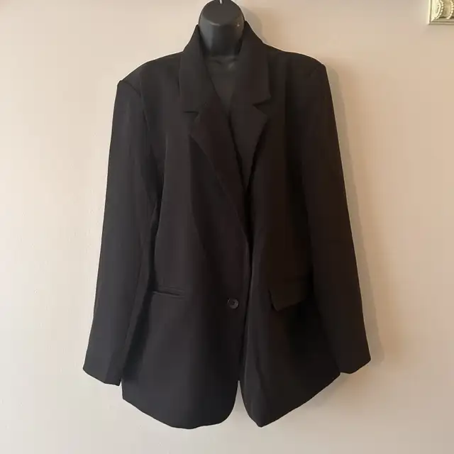 Steve Madden Blazer in Women's - Tops & Outerwear in North Bay - Image 2