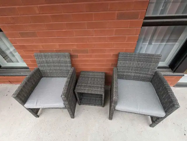 Outdoor Seating with Cushions for 2 persons dans Mobilier pour terrasse et jardin  à Ville de Montréal