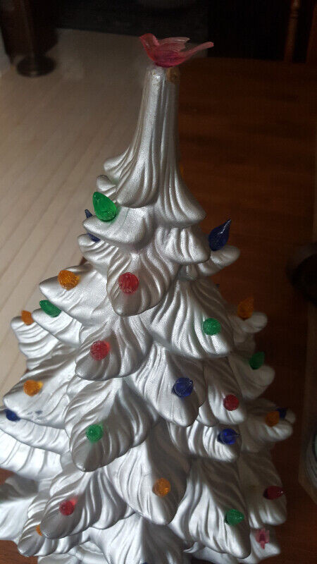 Vintage 3 Piece Silver Ceramic Christmas Tree 20 Inches 1978 in Arts & Collectibles in Brantford - Image 3