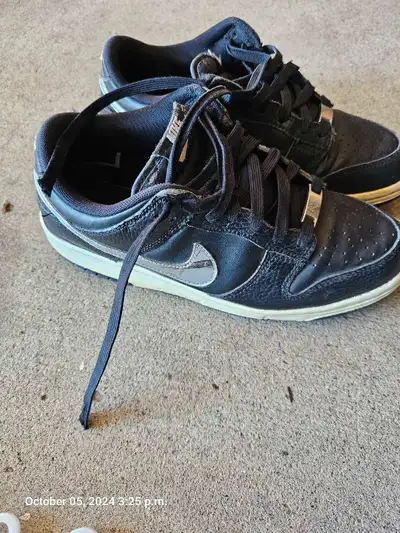 I think they are size 5 to 6