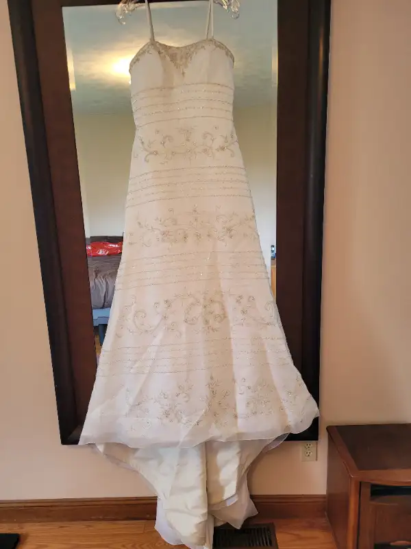 Wedding dress in Wedding in Fredericton - Image 5