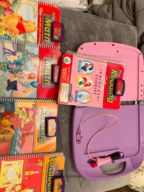 2 leapPad anglais avec plusieurs livres dans Jouets et jeux  à Ville de Montréal - Image 2