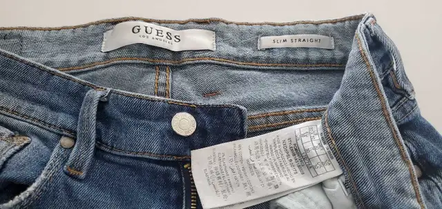 Guess Jeans 30x32 in Women's - Bottoms in Barrie - Image 6