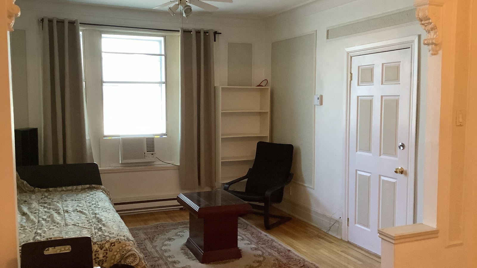 D'Iberville/Sherbrooke E. Grand 2 1/2 ouvert — photo 2