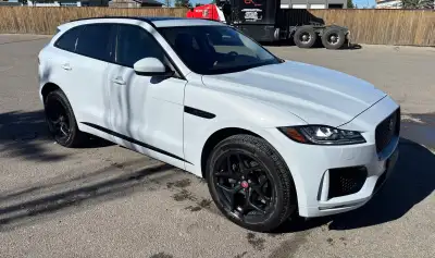2020 Jaguar F-pace checkered flag 25T Fully loaded Navigation, Heated seats, Sunroof, Power tailgate...