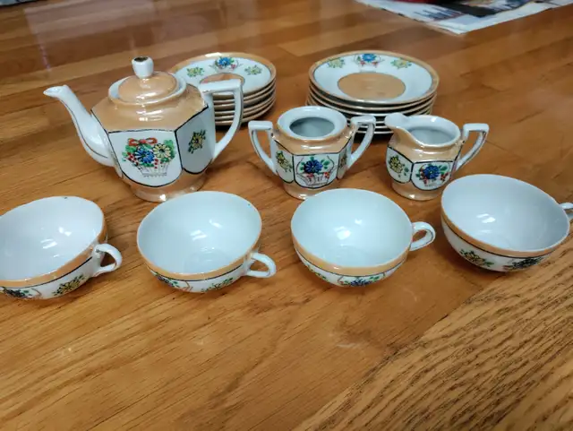 20 PC Tea Pot set for sale. in Other in Calgary - Image 10