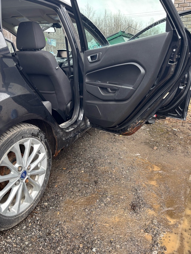 Ford fiesta 2014 — photo 3
