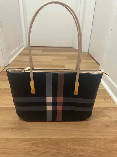 sac à mains Burberry, View more