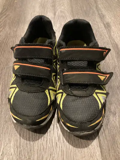 Kids black /yellow running shoes (size 12), View more