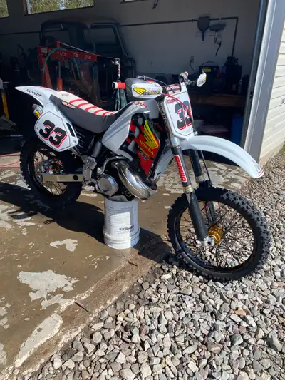2001 cr 500. Mre racing fully built motor. Built 500 crank. Titanium motor bolt kit. Case cylinder p...