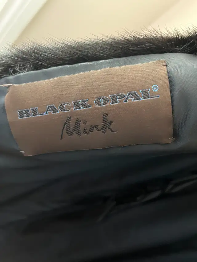 Mink Coat in Women's - Tops & Outerwear in Markham / York Region - Image 4