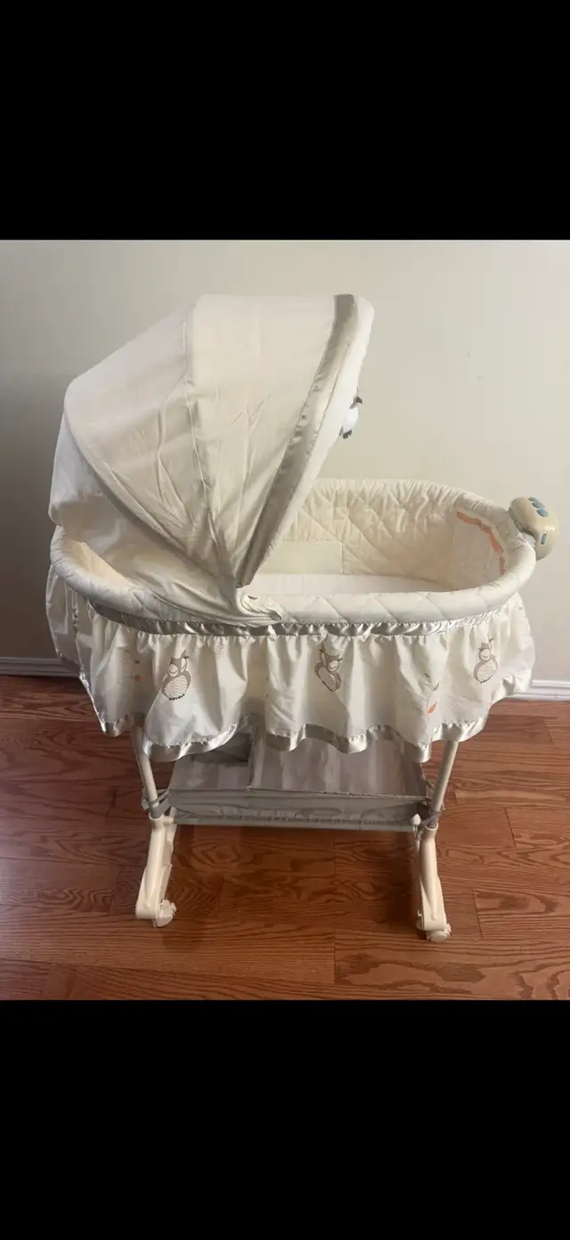 Baby Bed with Sleep Sounds, Night Light, Soft Vibration