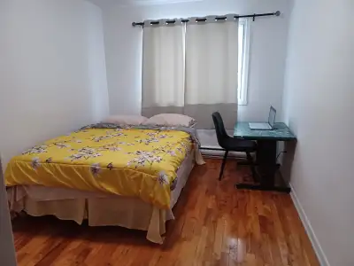 Apartment 4 1/2, meublé, bien situé de toutes les facilités dans la région Mercier aux environs du m...