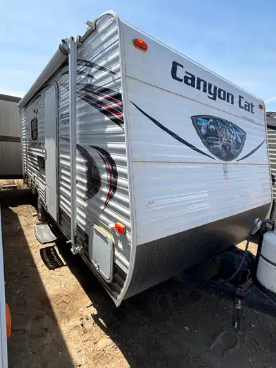 2015 Forest River - Canyon cat 17QBC Unit 2026-07 4084Lbs UVW / 4538Lbs GVWR Sleeps 6 A lightweight,...