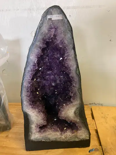 Geode d'Amethyste / Amethyst Geode, View more