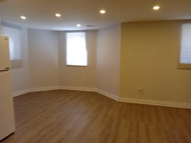 Basement for rent in milton in Room Rentals & Roommates in Oakville / Halton Region - Image 5