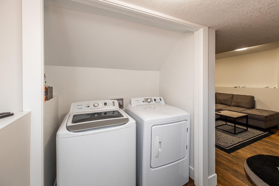 Modern 1Bed 1Bath Bsmnt Suite College Heights Utilities Included 5