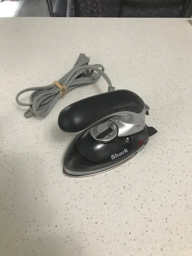 Travel Iron in Irons & Garment Steamers in Markham / York Region - Image 3