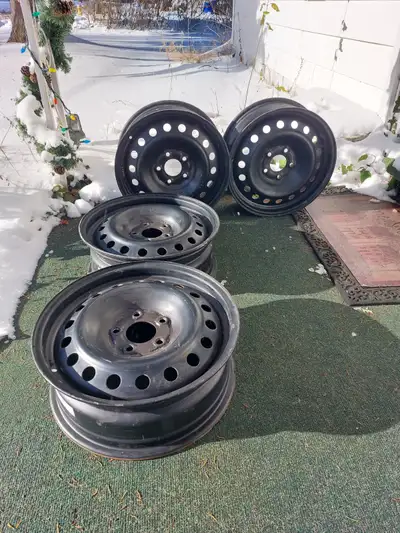 Get ready for winter without breaking the bank. These are from a 2013 GMC Terrain SVT but will fit o...