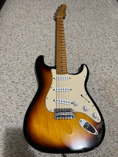 2000 fender Stratocaster made in Mexico. Guitar is basically in perfect condition for a 26-year-old...