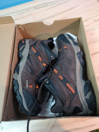 Hi-Tec waterproof men's hiking boots size 10.5